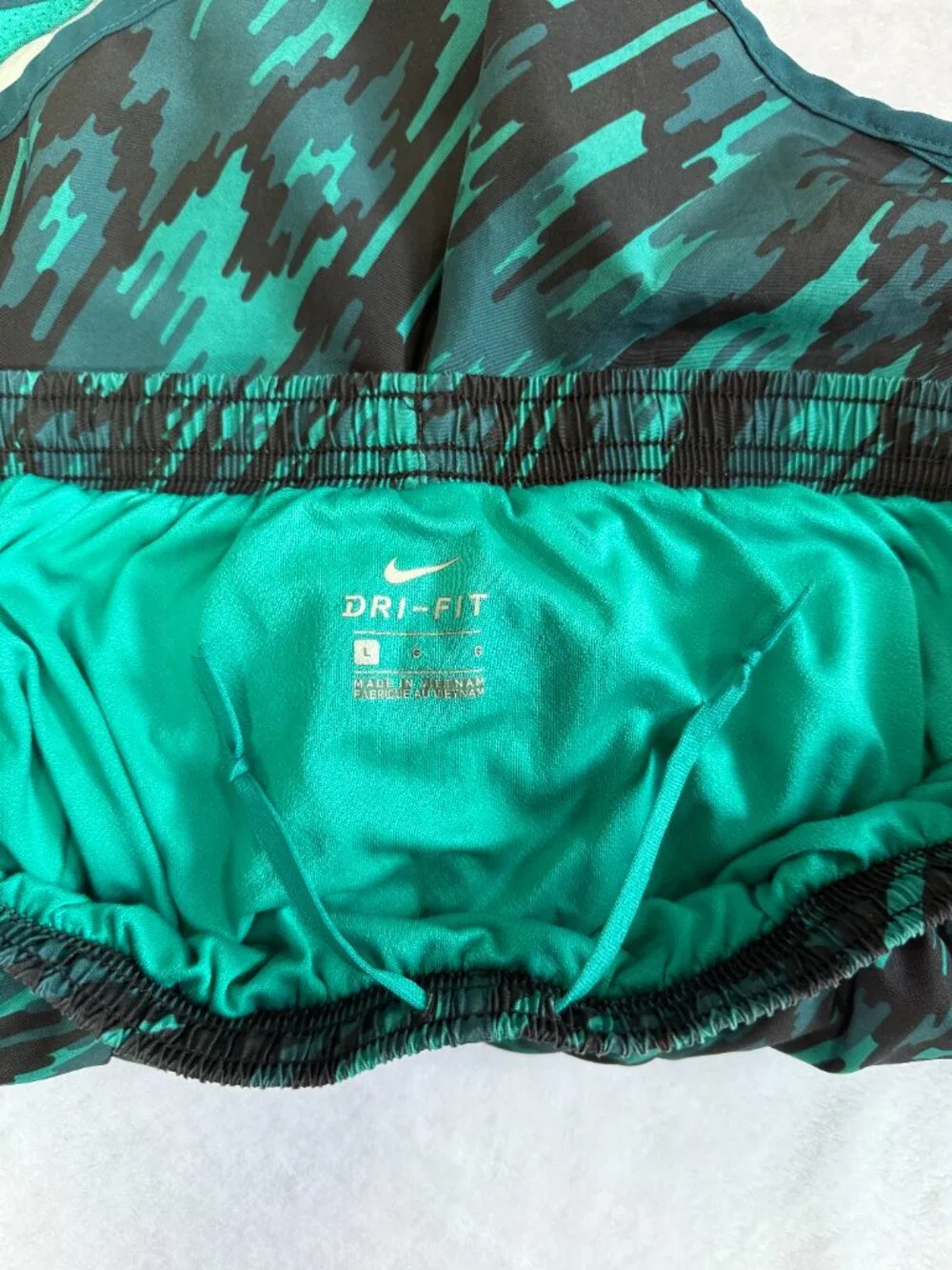 Nike Dri-FIT Tempo Womens Running Shorts Green Black Sz L Lightweight Mesh